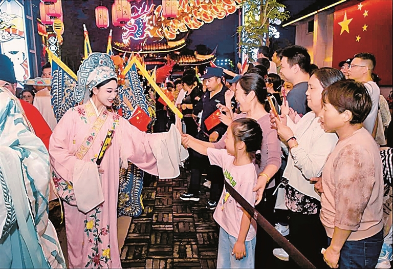 江苏盐城：“村游”串起诗意风景