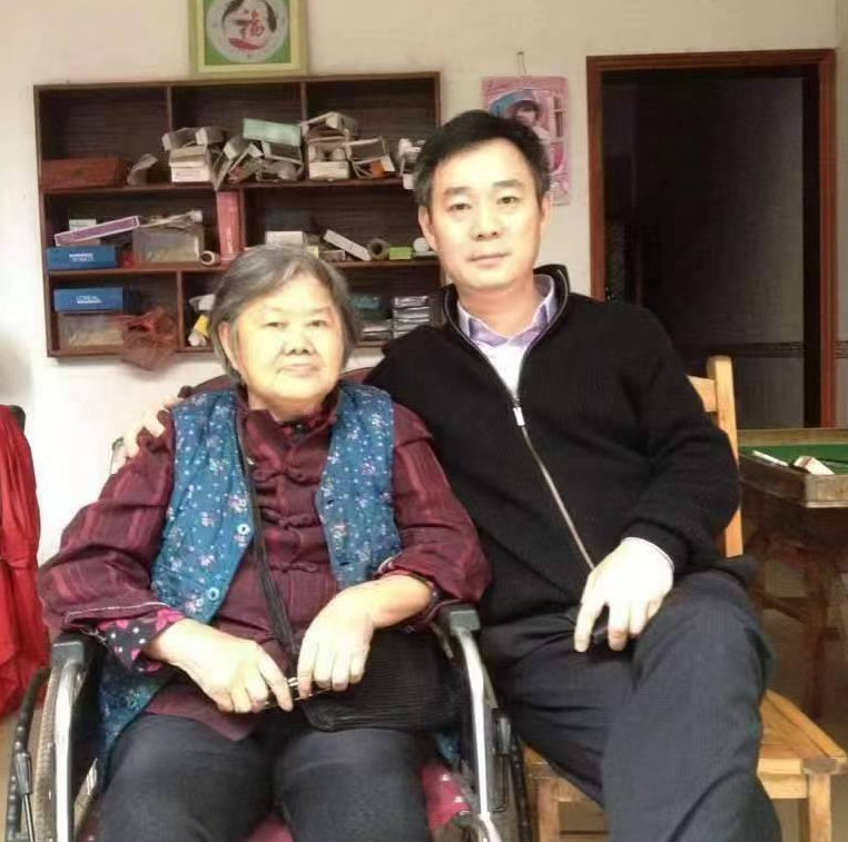 中元秋望,永忆母恩 ——人间常有秋,堂上再无亲 中元秋望,永忆母恩 ——人间常有秋,堂上再无亲