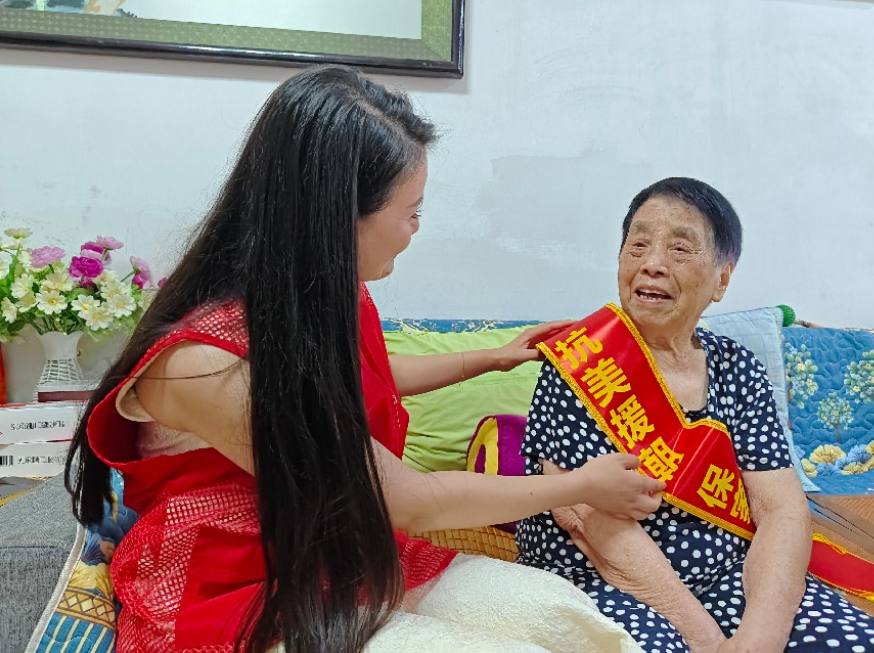 巾帼芳华映初心·温情致敬女英雄 ——礼赞抗美援朝老兵杨启翠奶奶