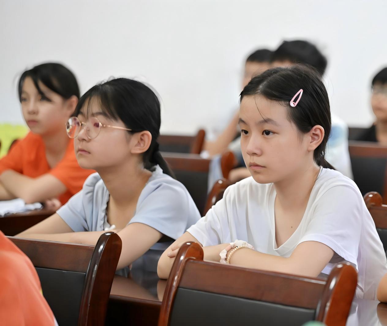 身边榜样传薪火 红色足迹启少年  ——老安村夏令营主题宣讲纪实