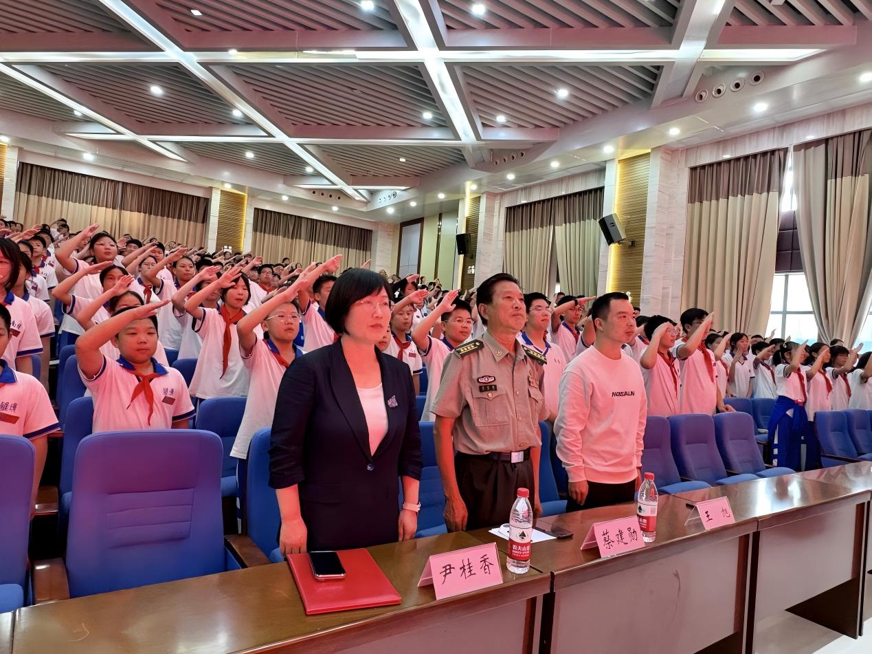九秩长征薪火传 红色铸魂育新人 ——蔡建勋大校走进雅境中学讲授信仰大课 九秩长征薪火传 红色铸魂育新人 ——蔡建勋大校走进雅境中学讲授信仰大课
