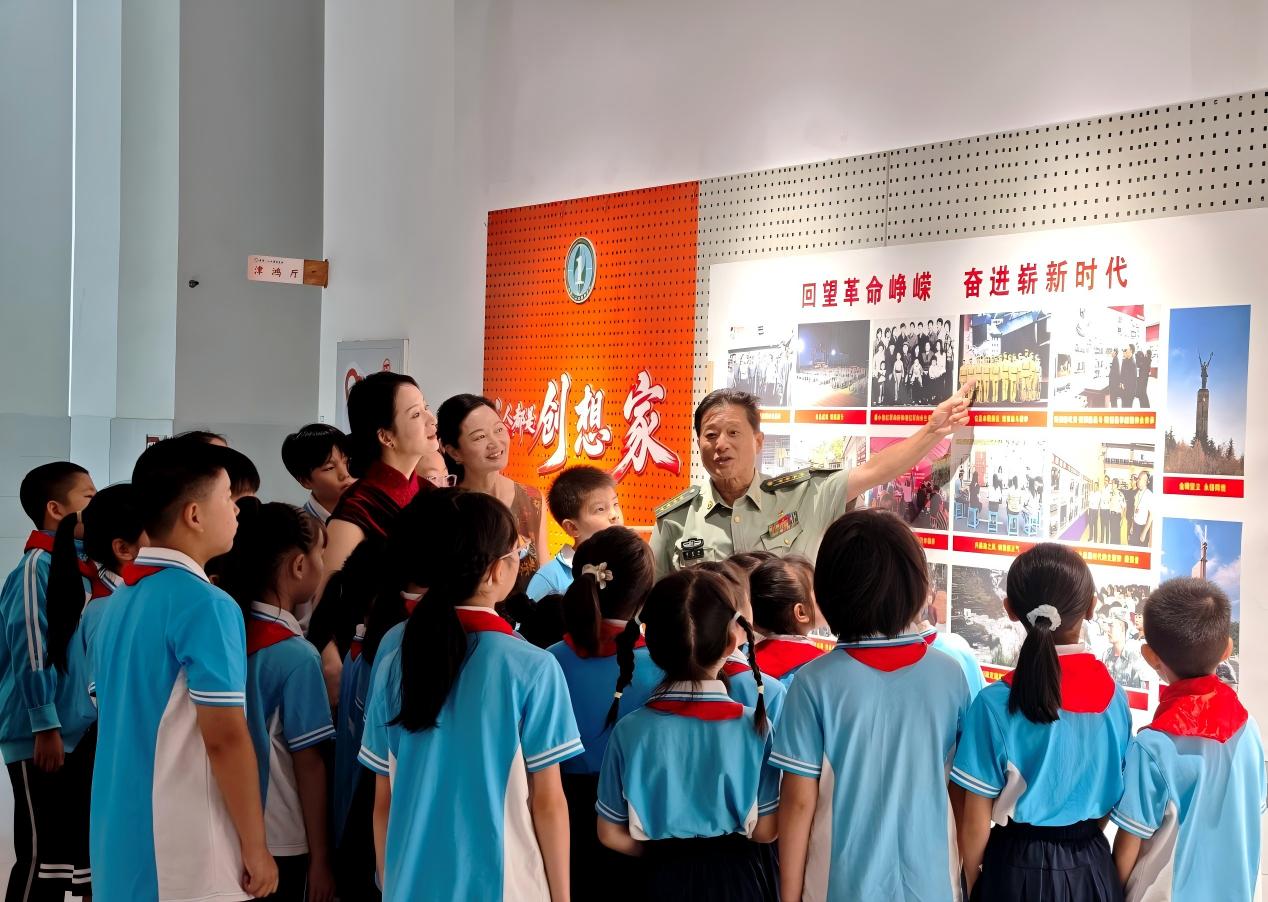 传承长征精神 走好少年新长征——岳麓一小北津城学校创新开启红色新学期 传承长征精神 走好少年新长征——岳麓一小北津城学校创新开启红色新学期